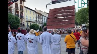 Volteo de la parrilla de longaniza más grande del mundo en Graus [upl. by Ainola]