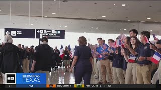 World War II veterans receive heros welcome in France [upl. by Oriole140]