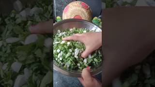 Muli ki bhaji aur bind bahu raaji Muli ka Saag Muli ki sabji rajsthani style me ytshorts cooking [upl. by Laleb]