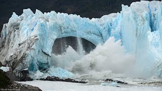 Perito Moreno Glacier ice bridge collapses into lake in Argentina [upl. by Hoang]