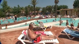 Les vacances de 25 millions de touristes  la folie du camping [upl. by Attenyl]