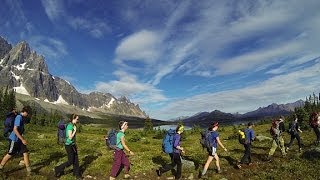 Questce qui rend un voyage au parc national Jasper vraiment épique [upl. by Lutim994]