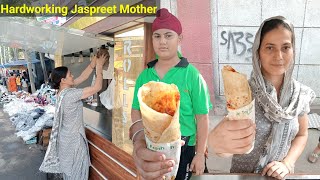 Jaspreet Singh tilak nagar mother Chicken tikka Roll  Jaspreet Mother Interview [upl. by Inaboy]