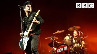 Green Day performs Boulevard of Broken Dreams at Reading Festival [upl. by Durno]