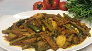 বেগুন সজনে ডাটা দিয়ে লইট্টা শুটকি ভুনা  Sojne Loitta Shutki Recipe  Loitta Shutki Ranna [upl. by Eked233]