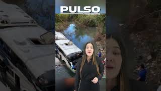 Vuelca autobús en la Huasteca 30 lesionados shorts noticias slp vialidad pulsoonline [upl. by Nova]