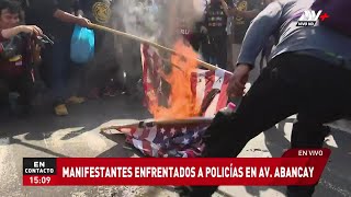 Protestantes queman bandera de Estados Unidos frente al Congreso [upl. by Margit]