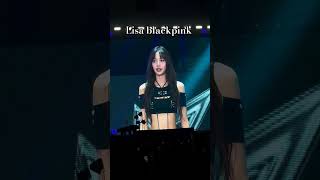 Dia malu malu denger musik dance kepiting blackpink kpop lisablackpink lucu [upl. by Ena62]