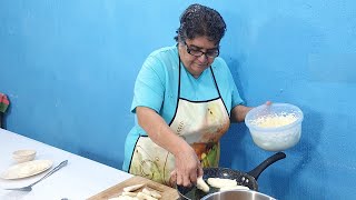 Ichintal De Guatemala Envuelto En Huevo  Tortas De Chinchayote Con Mama Jose [upl. by Eyllib979]