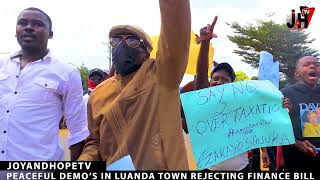 LUANDA GEN Z HAVING A PEACEFULL DEMONSTRATION ON FINANCE BILL 2024 [upl. by Griggs]