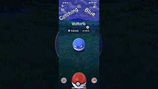 Catching Blue voltorb pokèmon go shiny first try [upl. by Yesnnyl]