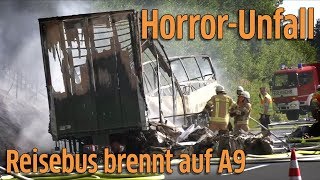 Reisebus brennt nach Unfall mit Sattelzug auf A9 bei Münchberg  17 Personen vermisst Verletzte [upl. by Htidra]