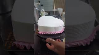 easy icing making heart shape Whip cream and easy tips decoration cake latest viral cake 😱😱cake yt [upl. by Lomasi33]