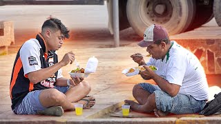 ALMOCEI COM MORADORES DE RUA [upl. by Phillane]