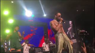 SEE MOMENT DBANJ FEMALE FAN ROCK HIM ON STAGE AT AFRIKA SHRINE CELEBRATION OF 20TH YEARS ON STAGE [upl. by Lydell]