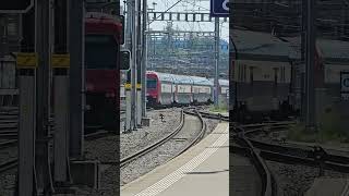 Winterthur Bahnhof beim Züge im Sommer [upl. by Mccallum165]