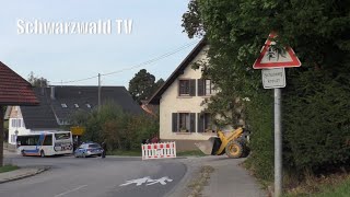 🚨🚌 Linienbus mit Schulkindern kollidiert mit Radlader in RickenbachWillaringen 23092022 [upl. by Grega325]