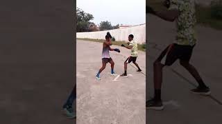 Pas de côté et pivotementboxeanglaise boxingshortboxingtraining motivation combo [upl. by Niloc794]