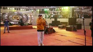 Asim Azhar Live Singing Nawazish Karam Meharbania in Lahore Concert asimazhar lahore [upl. by Prudy]