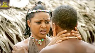 NE REGARDEZ PAS SEUL CET INTÉRESSANT FILM ROYAL IL VOUS FERA PLEURER REGINA DANIELS  Film Nigerian [upl. by Harbert103]