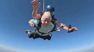 104yearold Chicago woman dies a week after making skydive that could make her oldest skydiver [upl. by Cyprus]