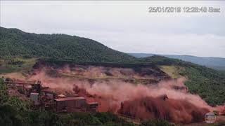 Vídeos mostram momento que barragem da Vale em Brumadinho se rompe e arrasta tudo pela frente [upl. by Trevlac137]