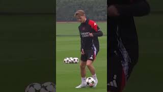 Martin Ødegaard RETURNS to Arsenal training ahead of Champions League vs Inter 👀 shorts [upl. by Alake232]