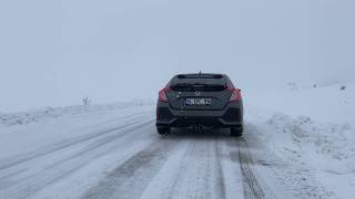 Nokian snowproof kar lastiği ile buzda kalkış Honda civic RS [upl. by Melloney]