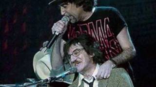 Knock knocking heavens doors  Joaquin Sabina y Charly Garcia en directo [upl. by Starling]