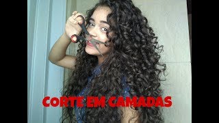 COMO CORTAR CABELO CACHEADO EM CASA  CORTE EM CAMADAS  CAROLINA BRUNA [upl. by Vershen]