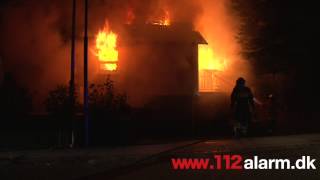 Brand i Villa Højen Kirkevej i Højen 07082015 Kl 254 [upl. by Adriell]