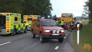 Trafikolycka mellan buss och bilar på Lv288 vid Stavby [upl. by Halley333]