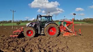 Fendt 724 combination drilling [upl. by Muiram]