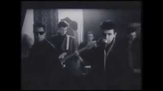 la union  lobo hombre en paris VIDEOCLIP OFICIAL Rock en español 1984 [upl. by Eilyak]