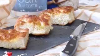 Focaccia Genovese Ricetta davvero semplicissima Soffice e Gustosa [upl. by Nahsaj]