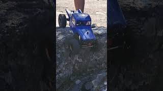 PERFORMANCE SCALE ROCK CRAWLER GOING UP AND DOWN offroad radiocontrol rccrawl rcscale [upl. by Ennaeirb336]