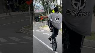 SIN MANO🤪🔥 bikelife bike stunt wheelie grau rideordie rider shorts shortviral medellin [upl. by Ultann]