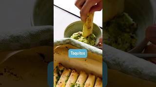 Taquitos – knusprigmexikanisches Fingerfood mit veganer Füllung 🥑🌶️  REWE Deine Küche [upl. by Henigman]