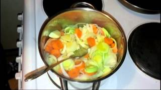 Recette Facile Soupe aux pommes de terre carotte céleri [upl. by Rola634]