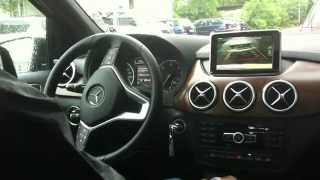 MercedesBenz BKlasse 180 CDI parkt automatisch ein [upl. by Harmaning]