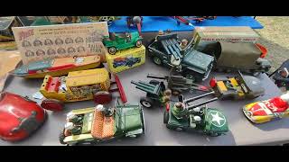 Renningers Huge 700 vendors Flea market and Antique Haul Walk Thru Mt Dora FL 2024 [upl. by Amethist]