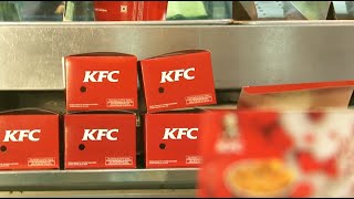 Mumbai’s Dabbawalas Deliver KFC 5in1 Meal Boxes [upl. by Sirrad840]