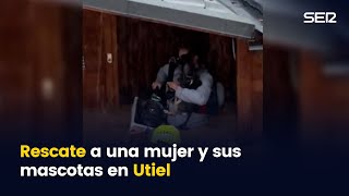 Rescate a una mujer y sus mascotas en Utiel [upl. by Sone]