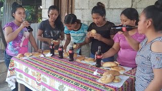 OMG Cuantos Bollos Comerar Las Chicas En Este Reto Vean Quien De Todas Ganara Esta Competencia😱🙈🙉🙊😅🤣 [upl. by Nalyd]