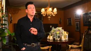 David Tutera Advice on Centerpieces and Tablescapes [upl. by Yatnuahc967]