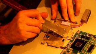 shake n bake  Fixing a broken nVidia 7900gs from a Dell 9400  e1705 [upl. by Aimo]