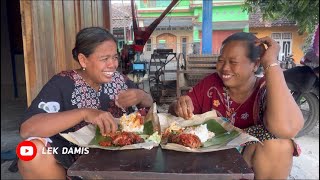 MUKBENG BERSAMA MAK E BAGOS BAKOL LONTONG PODO PODO TUTIK NGGER  untune metu sitik  🫂🥰🤩 [upl. by Ashly]