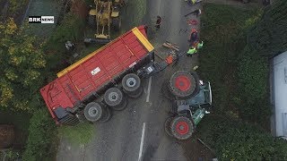 Steckborn TG Traktor samt Anhänger umgekippt  16jähriger Lenker unverletzt [upl. by Hoskinson124]