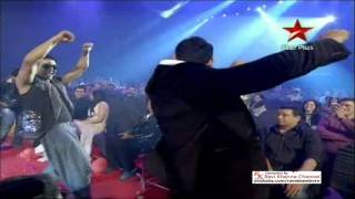 1High VA Q akshay kumar amp john abraham dance performance in airtel super star awards 2011 by ravi [upl. by Worthy]