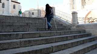 Subir y bajar escaleras con muletas [upl. by Syl]